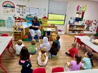 Leda reading to preschool students!